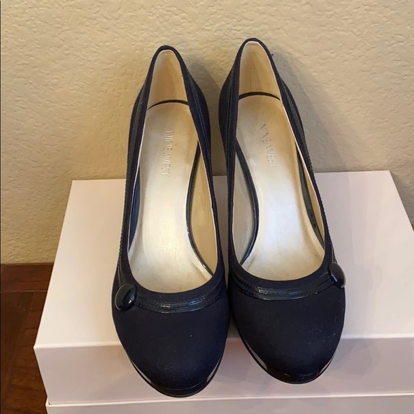 Nine West Navy and Black Heels - Picture 3 of 8